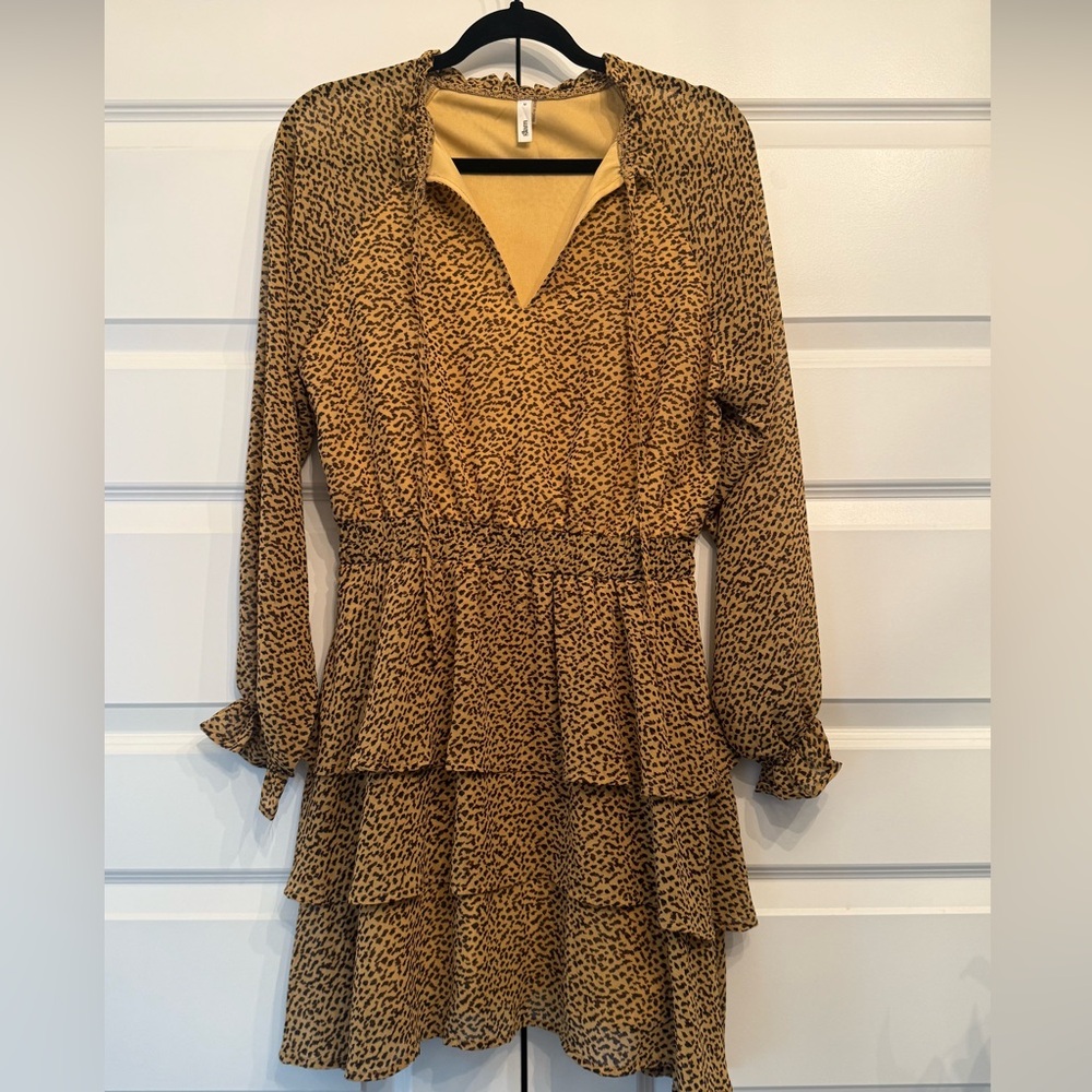 BEAUTIFUL ANIMAL PRINT LONG SLEEVE TIERED MINI DRESS WORN ONE TIME